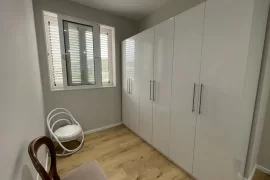 Apartament ne shitje, Πώληση