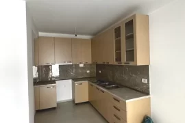 Apartament ne shitje, Sale