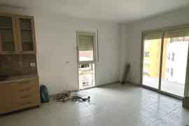 Apartament ne shitje, Verkauf