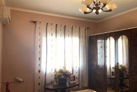 Jepet me qera  apartament 2+1 pranë “Zogut të Zi, Ενοικίαση