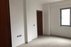  Shitet Apartamament 3+1, Venta