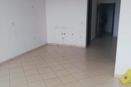 SHITET APARTAMENT 2+1 NË LAGJEN LONI DHAMO, LUSHNJ, Shitje