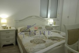 Tek Liqeni I thate , jepet me qera apartament 2+1, Affitto