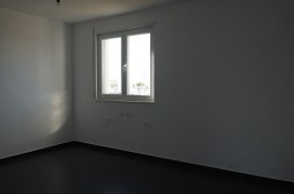 Apartament 1+1 Gjiri Lalzit+ Super Oborr, Vente