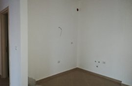 SHITET APARTAMENT NË LAGJEN LONI DHAMO, LUSHNJE, Shitje