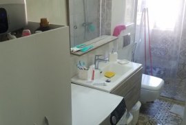 Shitet Apartament 2+1 83m2 + Garazhd 10m2 , Πώληση