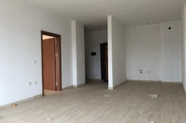 SHITEN APARTAMENTE NË LAGJEN KONGRESI, LUSHNJE, Eladás