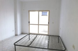 SHITET APARTAMENT NË LAGJEN KONGRESI, LUSHNJE, Eladás