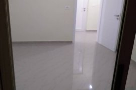 Shitet Apartament 1+1 tek rruga bardhyl., Venta