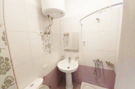 3+1 me 2 WC tek Kopshti Botanik (Pavaroti) , Location