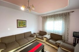 Apt Gjigand 2+1 Me 2 Tualete & Bllk - St. i Tr, Location