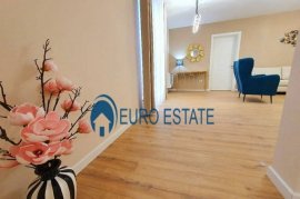Tirane shes apartament 2+1, 175.000 Euro Ekspozita, Venta