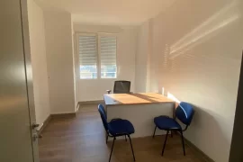 Apartament 2+1 prane 21 -Dhjetorit, Miete