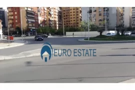 Tirane shes Ambient biznesi 70 m²-Komuna e Parisit