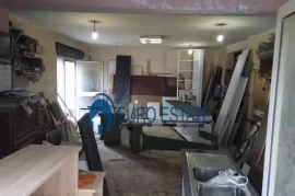 Tirane shes Ambient biznesi 70 m²-Komuna e Parisit