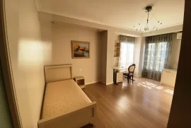 Apartament 3+1 per shitje, prane 21-dhjetorit, Πώληση