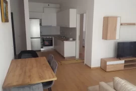 jepet me qera apartament 2+1, Ενοικίαση