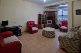 Shitet apartament  3+1, Venta