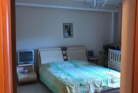 Apartament ne shitje, Sale