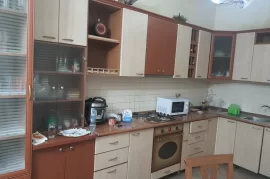 Jepet me qera apartament 1+1, Alquiler