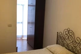 Jepet me qera apartament 2+1, Ενοικίαση